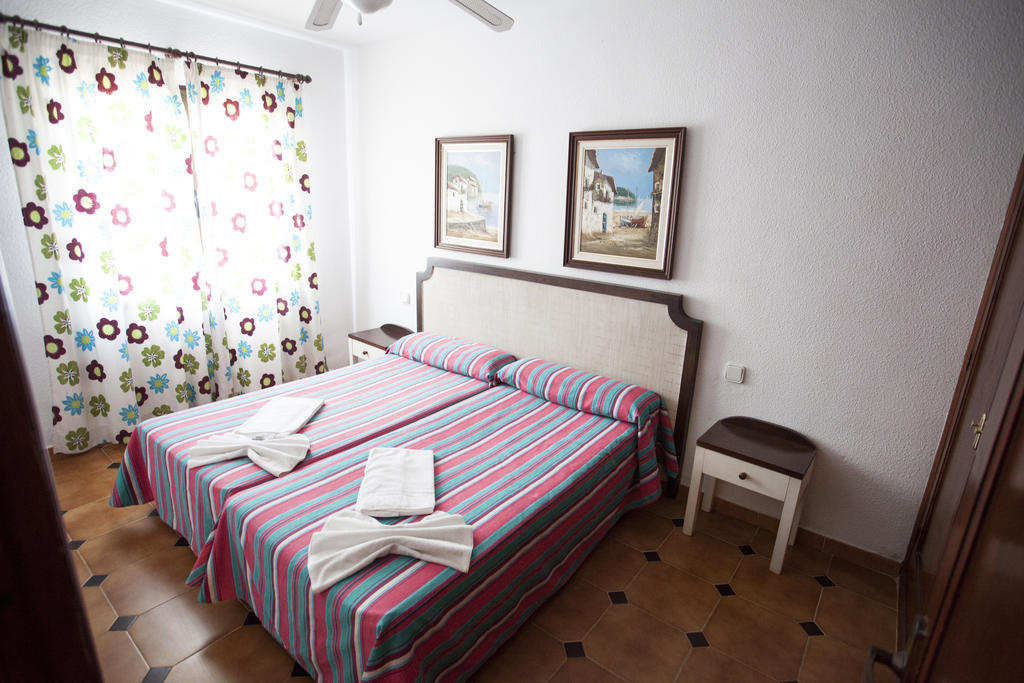 Bahia Park Otel Cala En Porter  Dış mekan fotoğraf